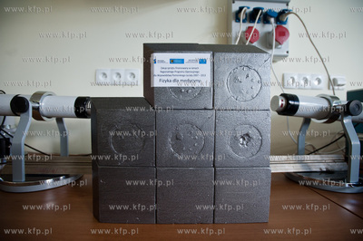 Uniwewrsytet Gdanski. Wydzial Matematyki, Fizyki i...