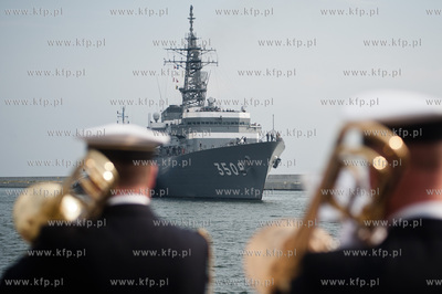 Gdynia. Nabrzeze Pomorskie. Uroczyste powitanie japonskiego...