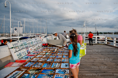 Wakacyjne popoludnie na molo w Sopocie.
09.08.2013
fot....