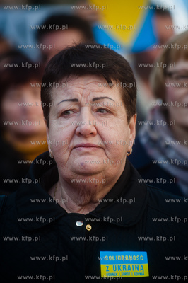 Gdansk. Pikieta osob solidarnych z Ukraina, zorganizowana...