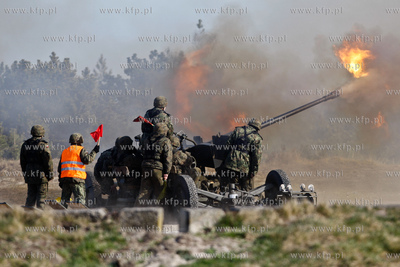 Centralny Poligon Sil Powietrznych w Ustce. Strzelanie...