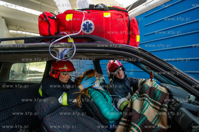 Gdansk. Cwiczenia Strazy Pozarnej na nowo budowanym...