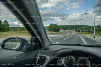 Gdansk. Nowo otwarta droga dojazdowa do przystanku...