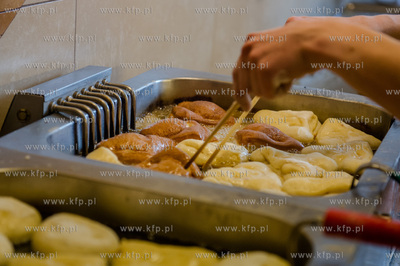 Tlusty czwartek w gdynskim Paczusiu - najbardziej obleganym...