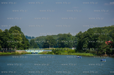 Rowery wodnye na jeziorze Przywidzkim Malym. 
04.08.2015
fot....