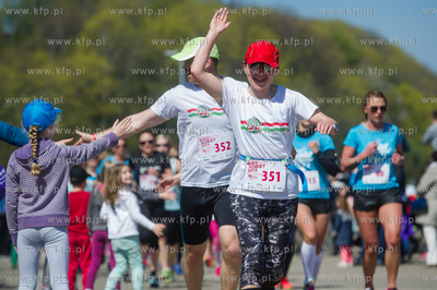 Gdynia. Bulwar Nadmorski. Bieg Kobiet - Zawsze Pier(w)si,...