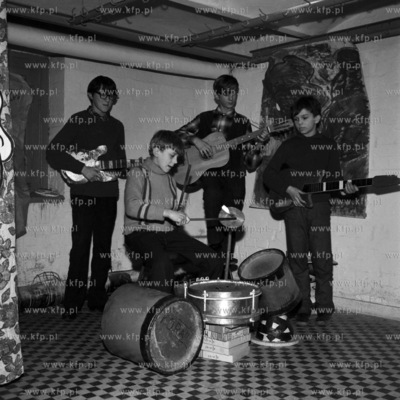 Próba na weseło młodzieżowego zespołu muzycznego....