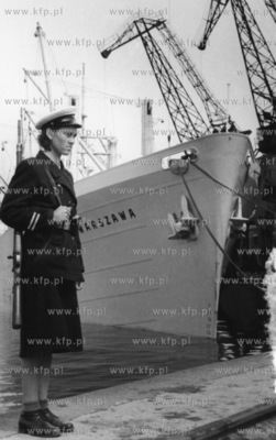 Strazniczka w porcie gdynskim przy nabrzezu polskim.Na...