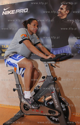 Sportowy Dzien Kobiet z koszykarkami Lotosu PKO BP...