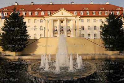 Sopot. Grand Hotel w promieniach zachodzacego slonca

23.04.2009
...