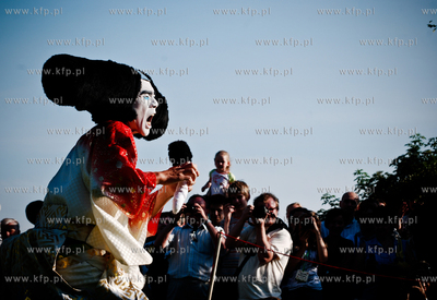 Trzynasta edycja Miedzynarodowego Festiwalu Teatrow...