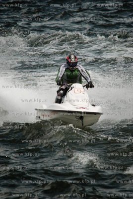 Mistrzostwa Polski Skuterow Wodnych przy molo w Brzeznie...