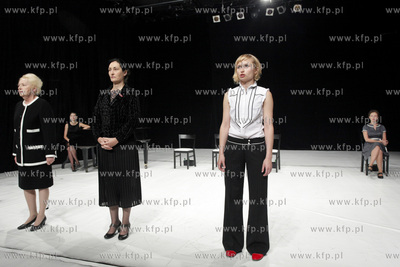 Gdansk. Teatr Wybrzeze. Prapremiera powiesci Marius...