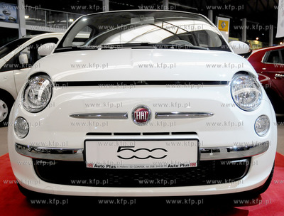 Trojmiejskie Targi Motoryzacyjne w hali wystawienniczej...