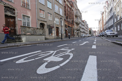 Nowa sciezka rowerowa na ul. Ogarnej w Gdansku. Mozna...