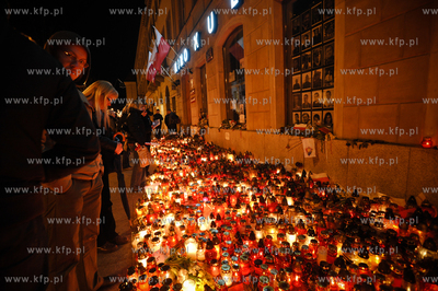 Pozegnanie pary Prezydenckiej na Krakowskim Przedmiesciu...