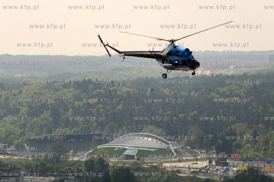 Smiglowiec Mi2 plus Urzedu Morskiego (SP SHO) nad Gdynia.
20.05.2010
Fot....