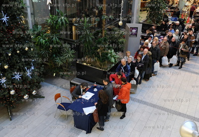 Centrum Handlowe Manhattan w Gdansku Wrzeszczu. Maciej...