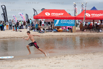 Gdansk Jelitkowo Nz zawody II edycji Polish Skimboarding...