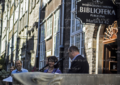 Gdansk. Ul. Mariacka 42. Filia Wojewodzkiej i Miejskiej...