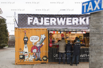 Sylwester. Sprzedaż fajerwerków w Chwaszczynie -...