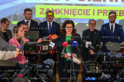 Konferencja prasowa dotycząca zamknięcia i przebudowy...