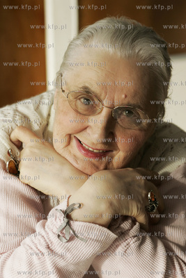 Lucyna Legut - Lucha - aktorka, malarka, pisarka. Na...