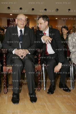 Wladyslaw Baroszewski otrzymal honorowe obywatelstwo...