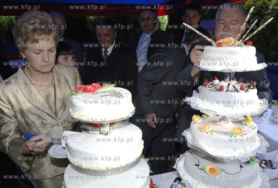 Gdansk, ul. Polnaki - uroczystosc imienin Lecha i Danuty...