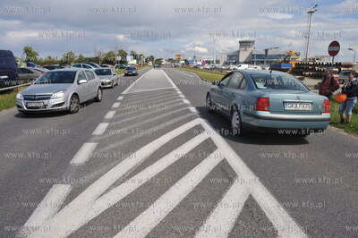 Ulica Slowackiego w poblizu terminalu lotniska w Rebiechowie....