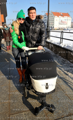 Gdansk. Dlugie Pobrzeze. Dariusz Michalczewski z zona...