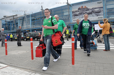 Gdansk, Rebiechowo. Kibice z Irlandii przylatuja do...