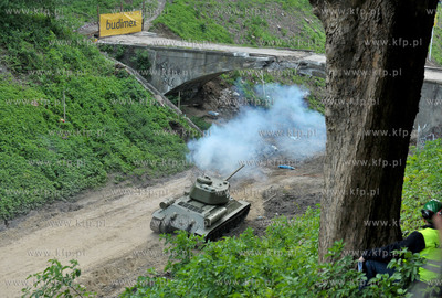 Wyburzanie Mostku Weisera Dawidka na gdanskiej Strzyzy....
