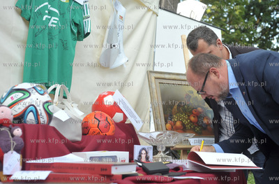 10 festyn i akcja charytatywna Zeszyt dla ucznia na...