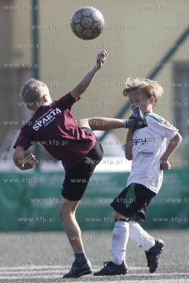 Gdansk Zaspa. Pilkarski turniej dzikich druzyn Do przerwy...