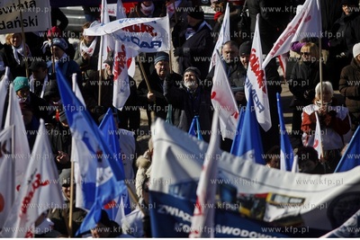 Pikieta pod Urzędem Wojewodzkim w Gdansku w gescie...