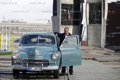 Zabytkowy samochod marki Warszawa, ktora jezdzil Karol...