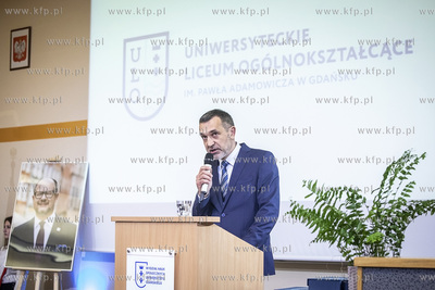 Uroczystość nadania Uniwersyteckiemu Liceum Ogólnokształcącemu...