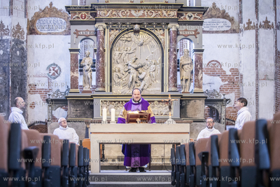 Niedzielna msza św. w Centrum św. Jana odbyła się...