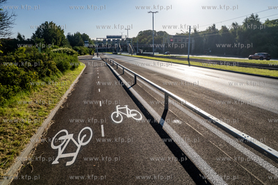 Ekostrada - nowa droga rowerowa w al. Armii Krajowej...