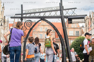 Gdańsk, ul. Długi Targ. 763. Jarmark św. Dominika....