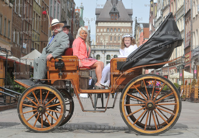 Gdansk. Pierwsza Komunia Swieta. Natalka jedzie bryczka...