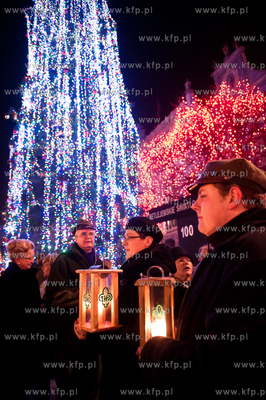 Gdansk. Dlugi Targ. Betlejemskie Swiatlo Pokoju 2011....