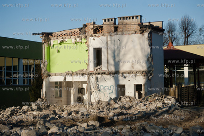 Gdansk Wrzeszcz. Rozbiorka hali sportowej oraz budynku...