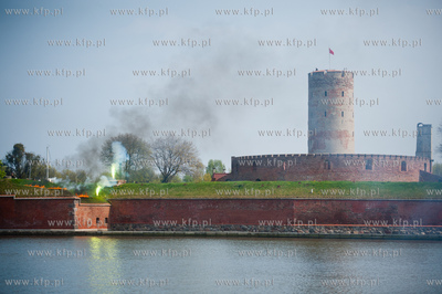Gdansk. Nowy Port. Druga edycja Bitwy Morskiej o Twierdze...