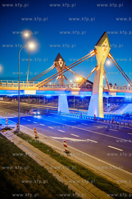 Gdansk. Oddany do uzytku, efektownie podswietlony most...