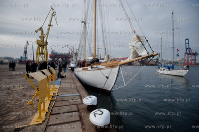 Gdansk. Stocznia Remontowa. Prezentacja zaglowca STS...