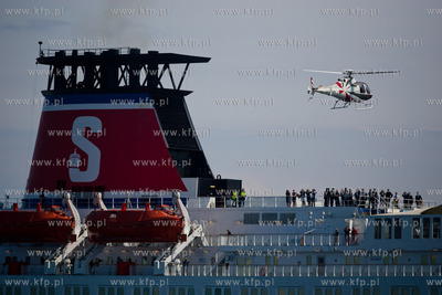 Gdynia. Swieto Morza. Pokaz dzialan antyterrorystycznych...