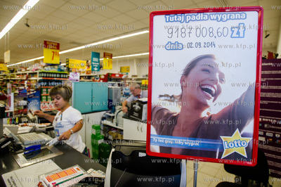 Gdansk. Ujescisko. Punkt Lotto znajdujacy sie w sklepie...