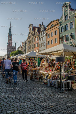 Gdansk. Dlugi Targ. DoMINIk designe - towarzyszacy...